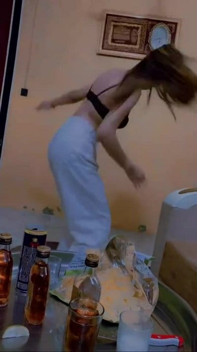 بنت الديوانية تركص وتهيج قبل النيجة الساخنة - سكس عربي 